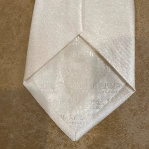 Original Armani 100% Silk White Tie - Picture 3 of 4